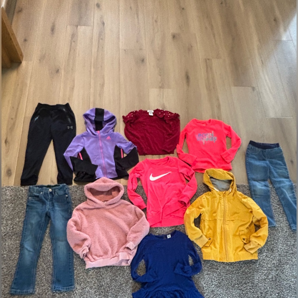 10 pieces of girls size 5 fall/winter clothes